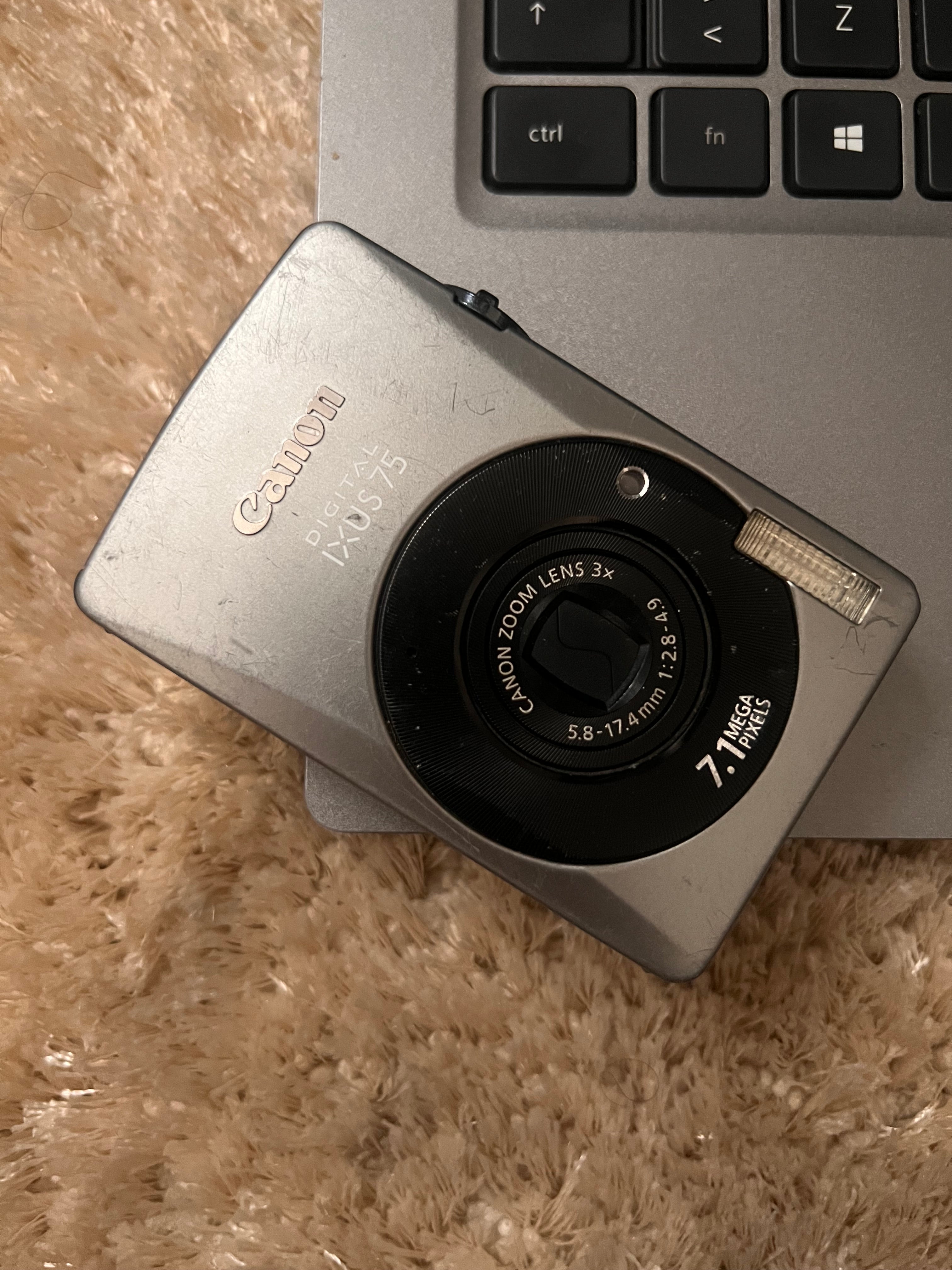 🎀 Canon IXUS 75