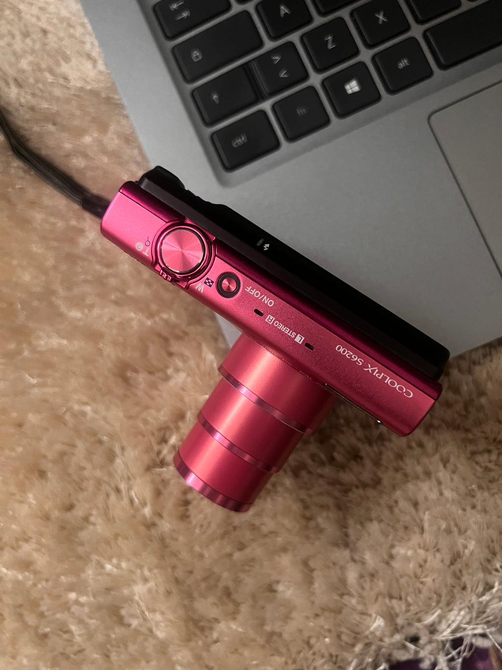 ✨ Nikon Coolpix S6200