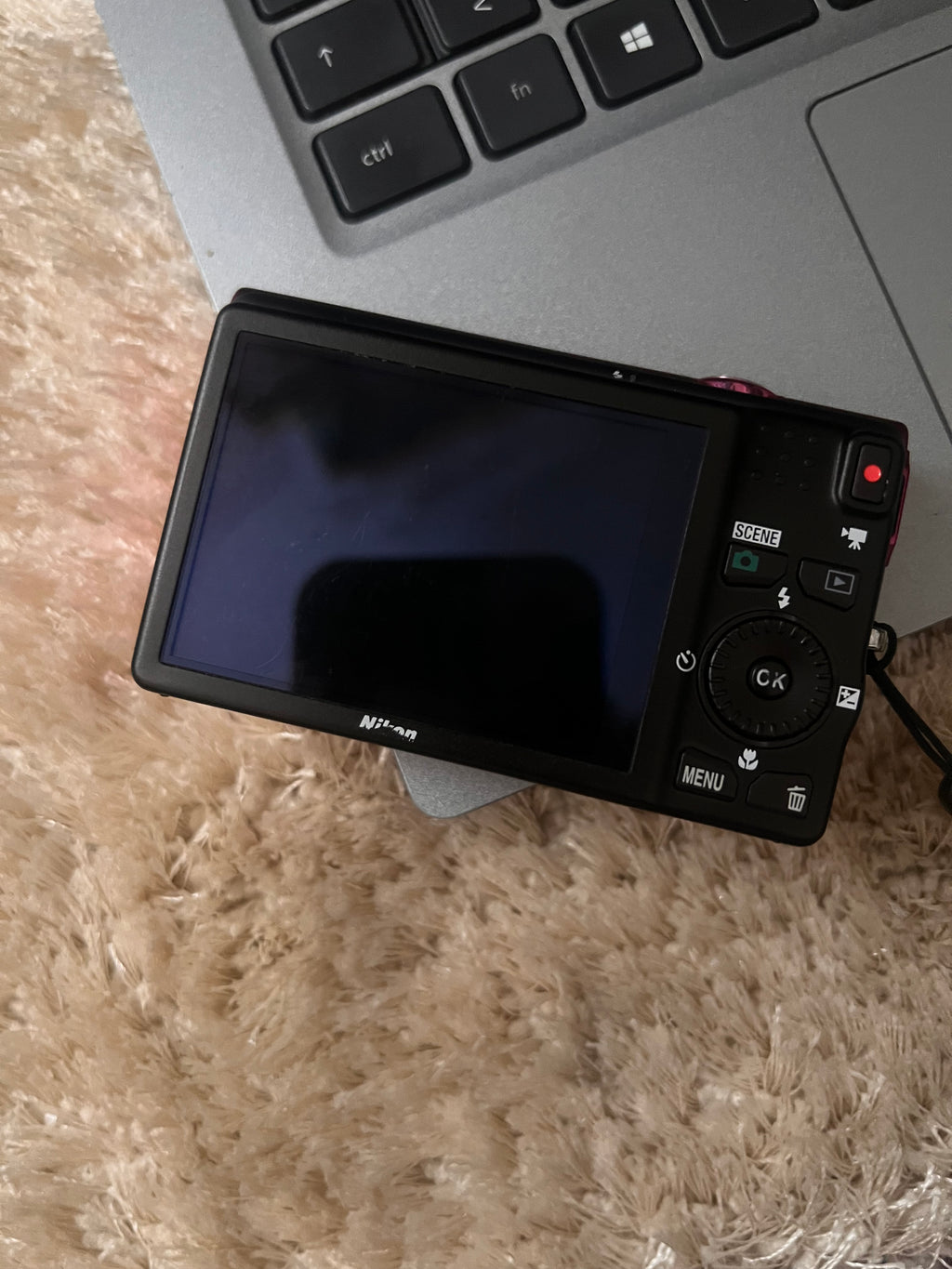 ✨ Nikon Coolpix S6200